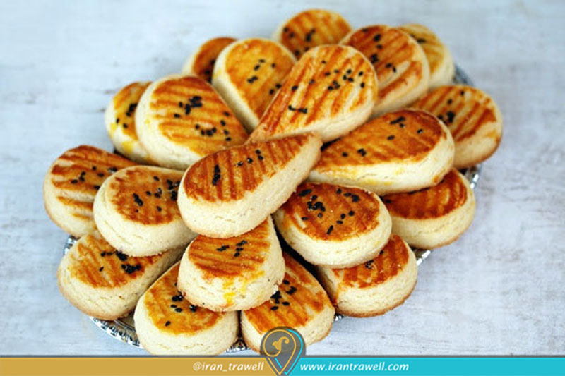 شیرینی های معروف قزوین : نان چای قزوین