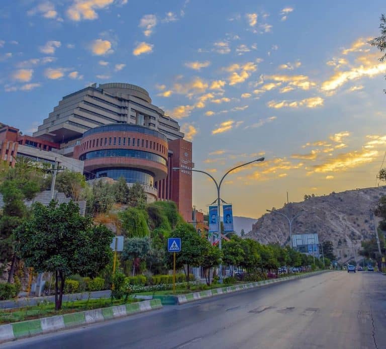 رستوران های هتل بزرگ شیراز